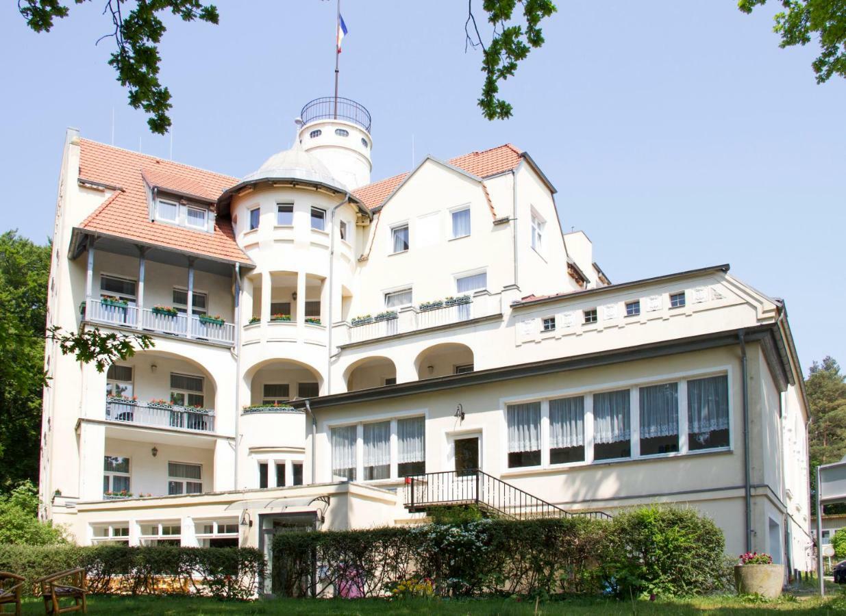 Waldschloss Parow Koserow Luaran gambar